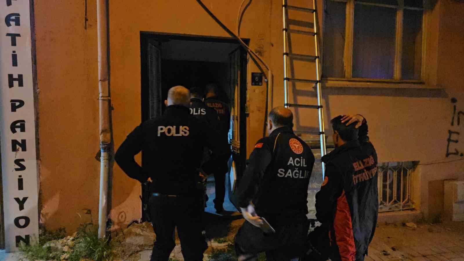 haber alinamayan sahis ekipleri harekete gecirdi itfaiye pencereden girdi disarida oldugu ortaya cikti 2 tWFFjHee