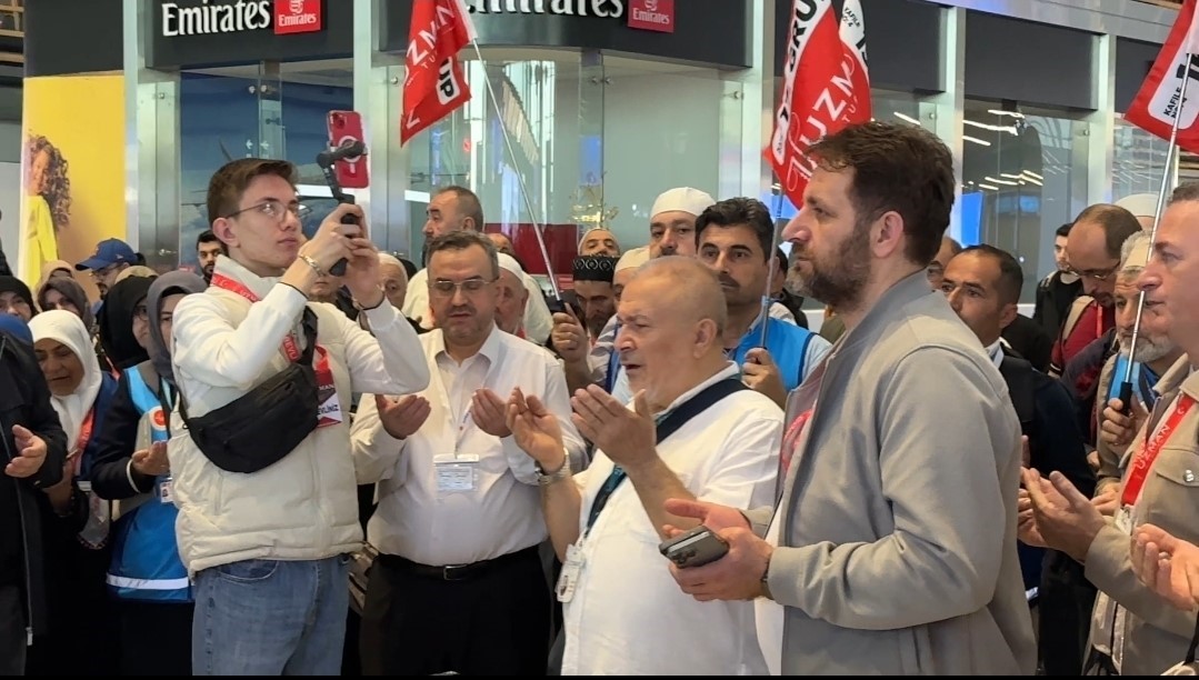 Hac kafilesi İstanbul Havalimanı’ndan kutsal topraklara dualarla uğurlandı 4 hac kafilesi istanbul havalimanindan kutsal topraklara dualarla ugurlandi 0 N2MHUXN7