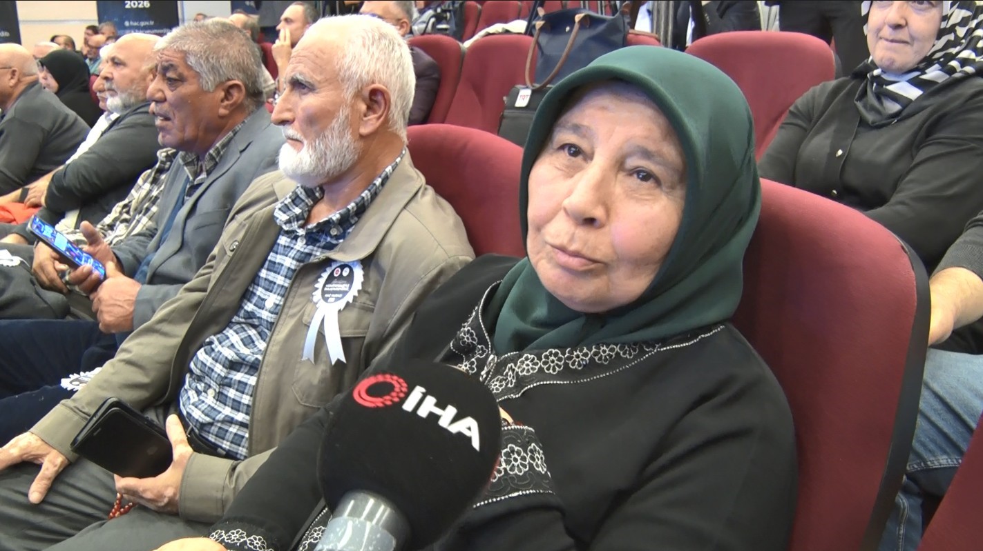Hac kurasında ismi çıkan hacı adayları sevinçten gözyaşlarına boğuldu 10 hac kurasinda ismi cikan haci adaylari sevincten gozyaslarina boguldu 6 ne1H1nnH