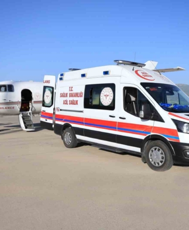 hacda-rahatsizlanan-vatandas-ambulans-ucakla-turkiyeye-getirildi-rZYYv4eH.jpg