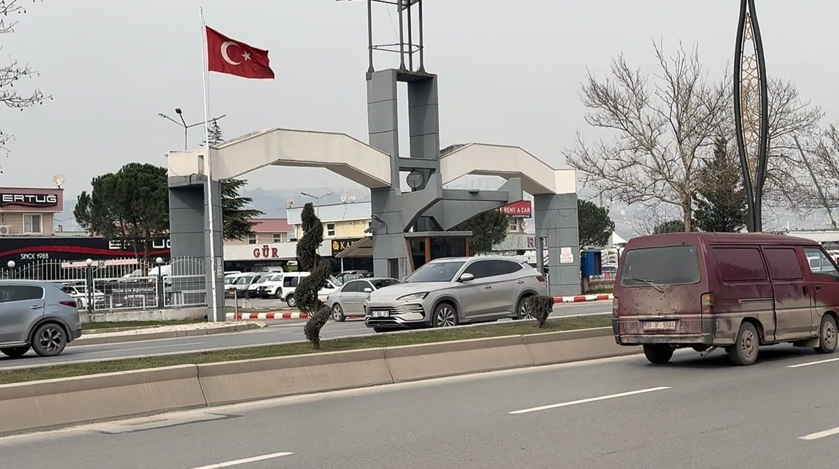 haciz memurlari bos dukkanla karsilasti galerici ortadan kayboldu 1 g1eVJUKB