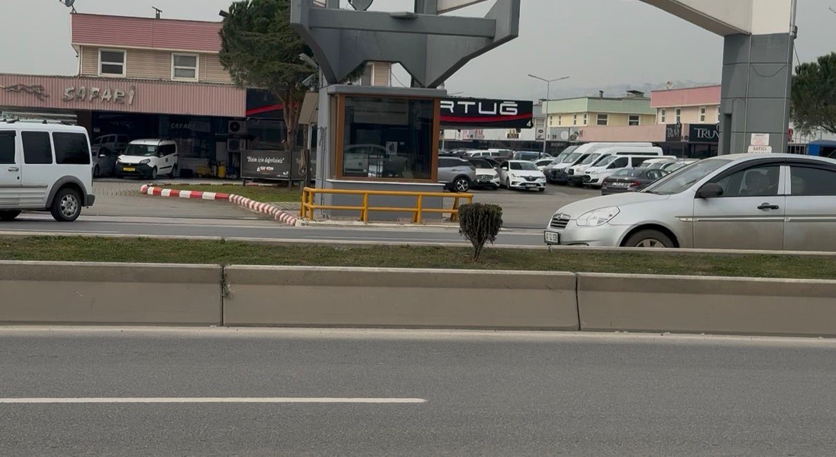 haciz memurlari bos dukkanla karsilasti galerici ortadan kayboldu 3