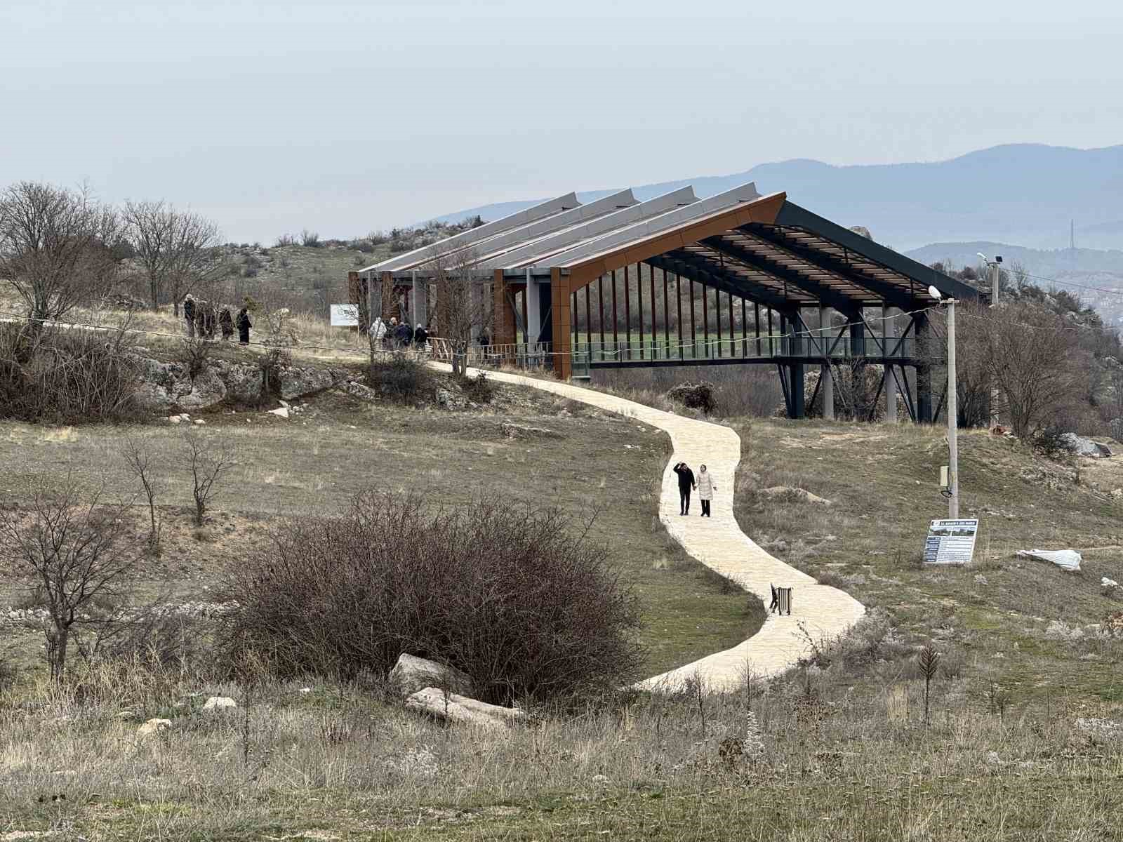 hadrianopolis antik kenti iz birakan yapisiyla ilgi goruyor 1 slnp4upN