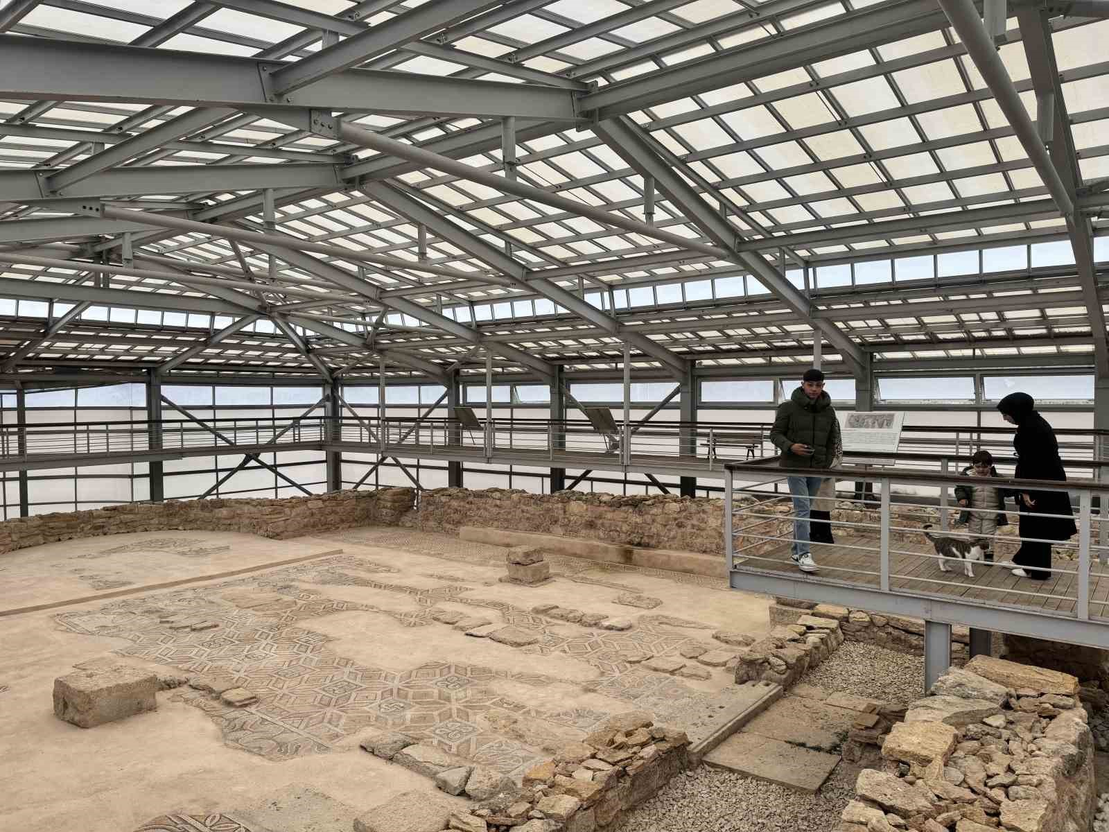 hadrianopolis antik kenti iz birakan yapisiyla ilgi goruyor 8 jkCN31kM