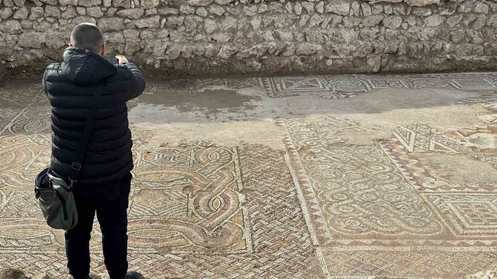 hadrianopoliste saray kompleksi ortaya cikti 4 yuzyila ait essiz mozaikler bulundu 6 YHf634Bn