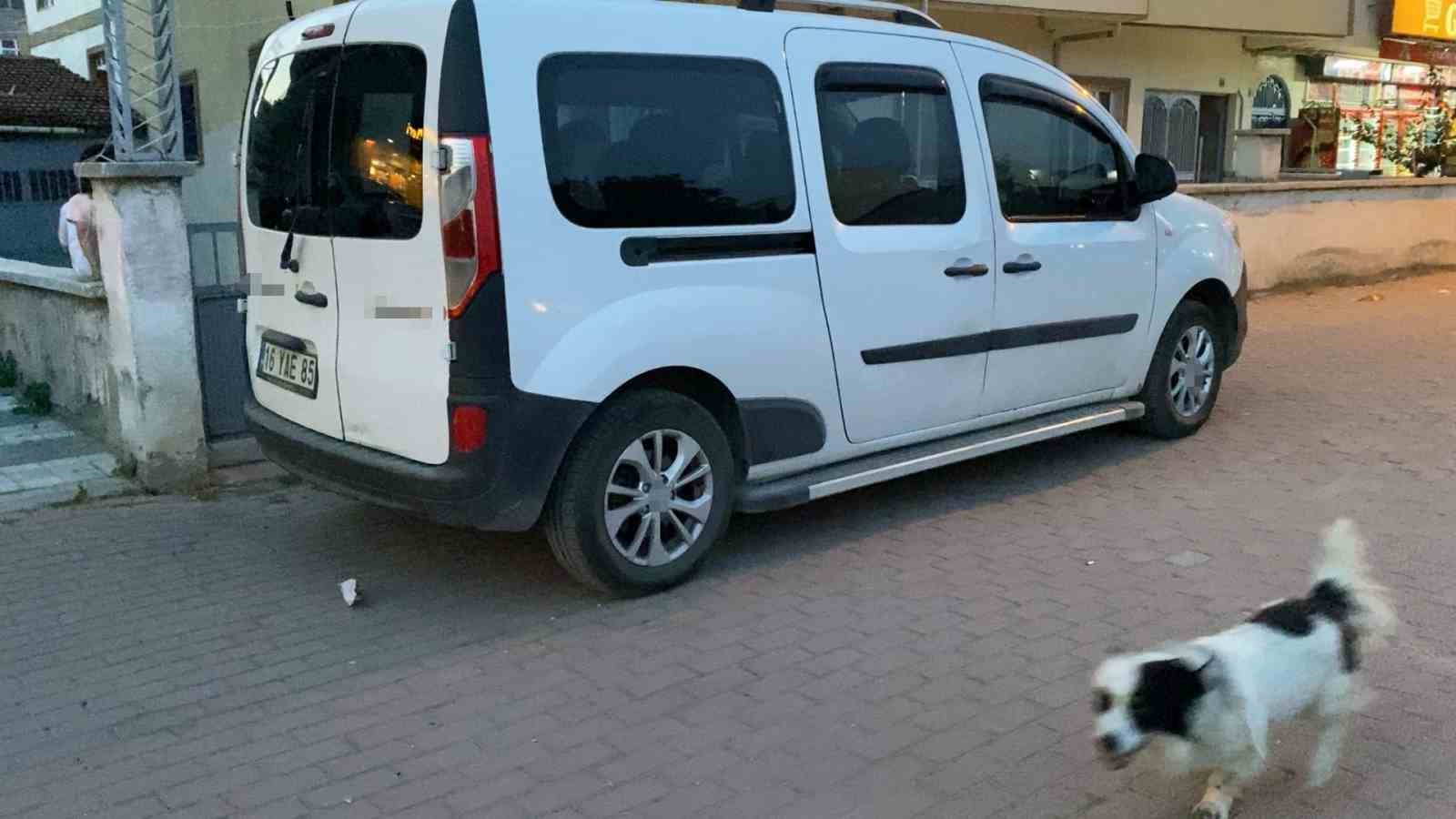 Hafif ticari araç ile çarpışan motosikletin sürücüsü yaralandı 7 hafif ticari arac ile carpisan motosikletin surucusu yaralandi 3 dP5mY1HD