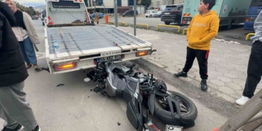 hafif-ticari-arac-ile-carpisan-motosikletin-surucusu-yaralandi-j52gRZ7f.jpg