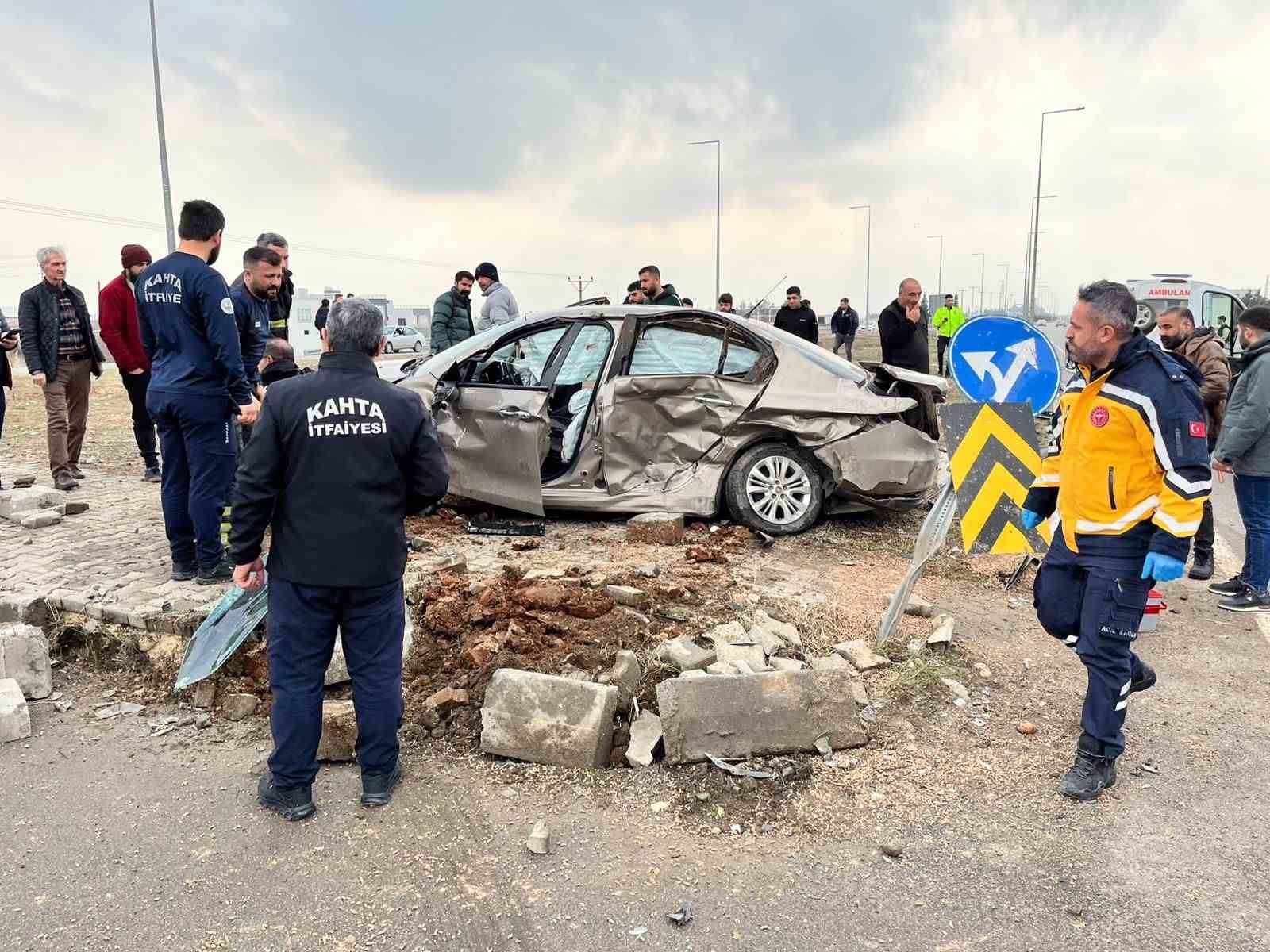 hafif ticari arac ile otomobil carpisti 6 yarali 2 JS8PDXAZ