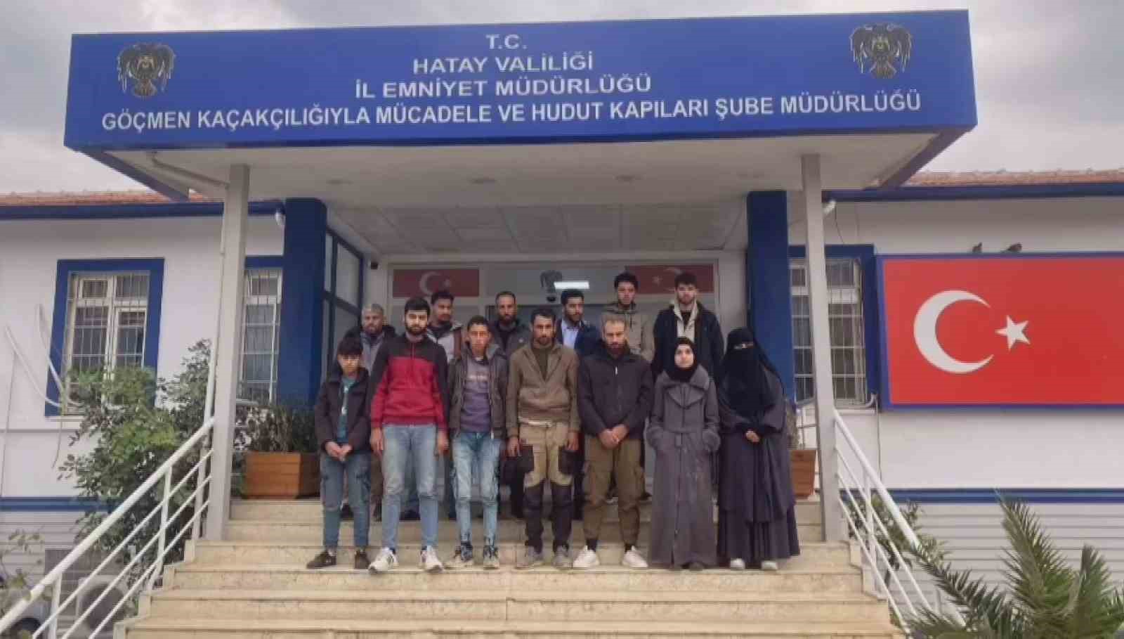 hafif ticari araca tika basa doldurulan 13 gocmen yakalandi 3 hAYFuVsK