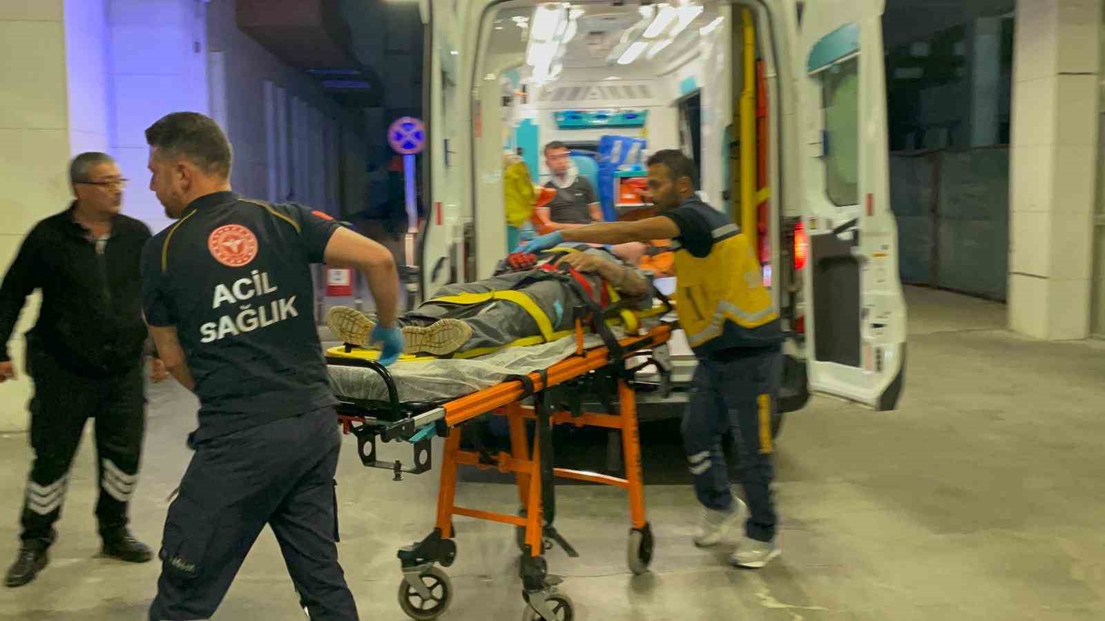hafif ticari aracin carptigi belediye iscisi agir yaralandi 1 7GCiLZqO