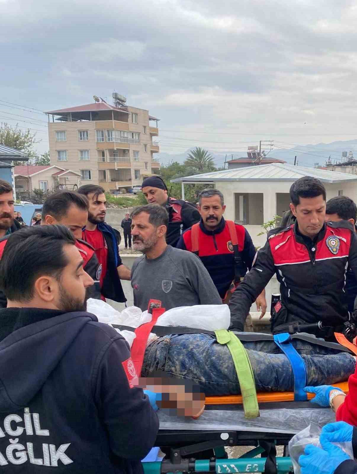 Hafif ticari aracın çarptığı genç kadın, kanala düşerek hayatını kaybetti 5 hafif ticari aracin carptigi genc kadin kanala duserek hayatini kaybetti 1 YlIbOwB2