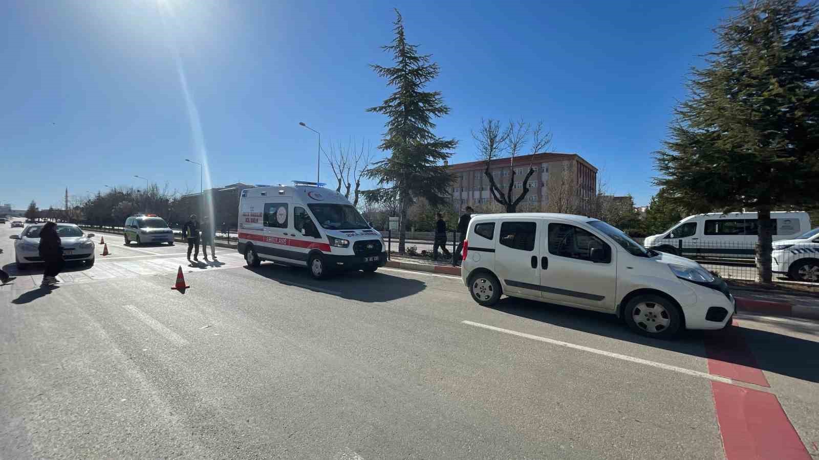 hafif ticari aracin carptigi hemsirelik bolumu ogrencisi genc kiz yaralandi 0 3W1IhY1J