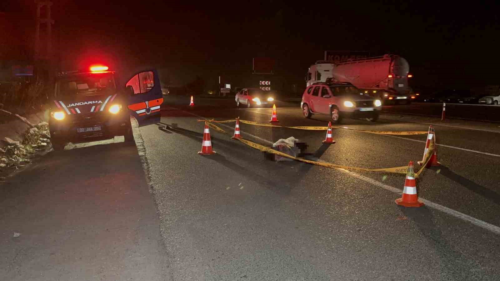 hafif ticari aracin carptigi yasli adam hayatini kaybetti 0 D7fBQFhj