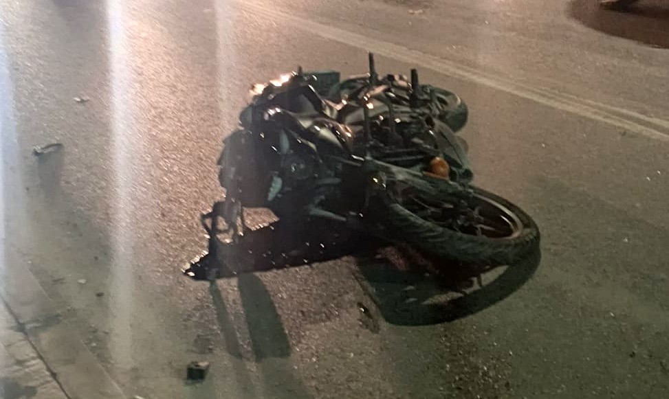 hafif ticari aracla carpisan motosiklet surucusu hayatini kaybetti 0