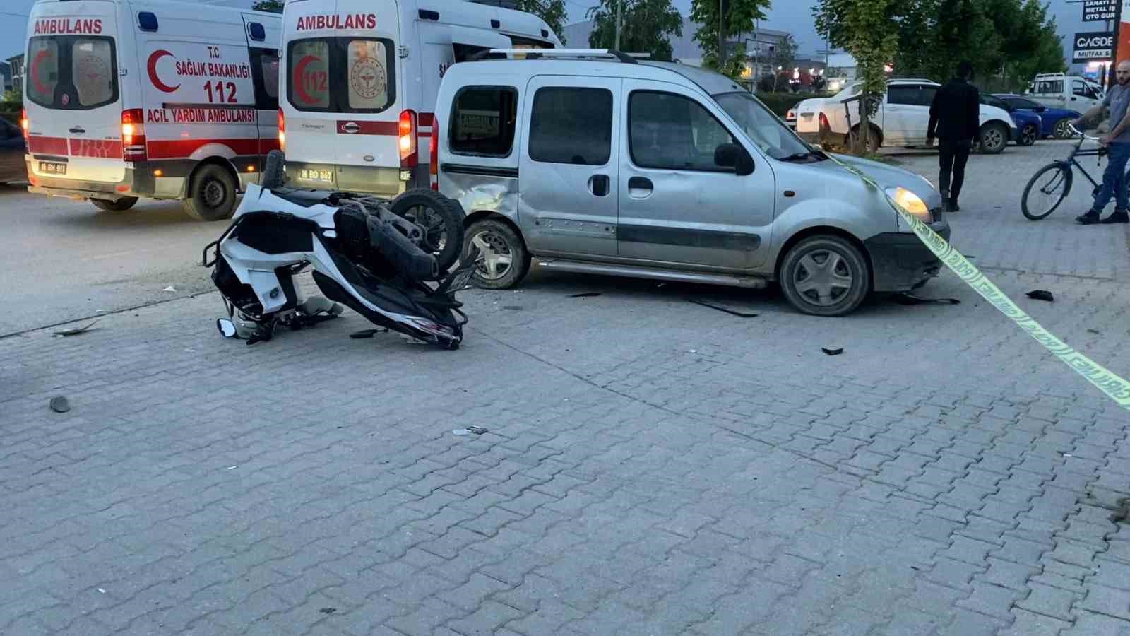 hafif ticari aracla carpisan motosikletteki 2 kisi yaralandi 0 6LGqmPJJ