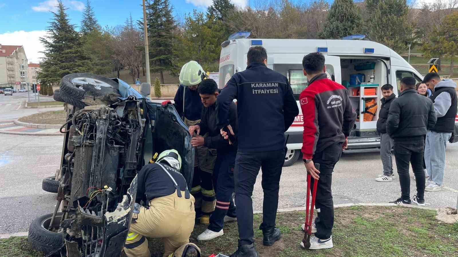 hafif ticari aracla carpisan otomobil yan yatti 2 yarali 1