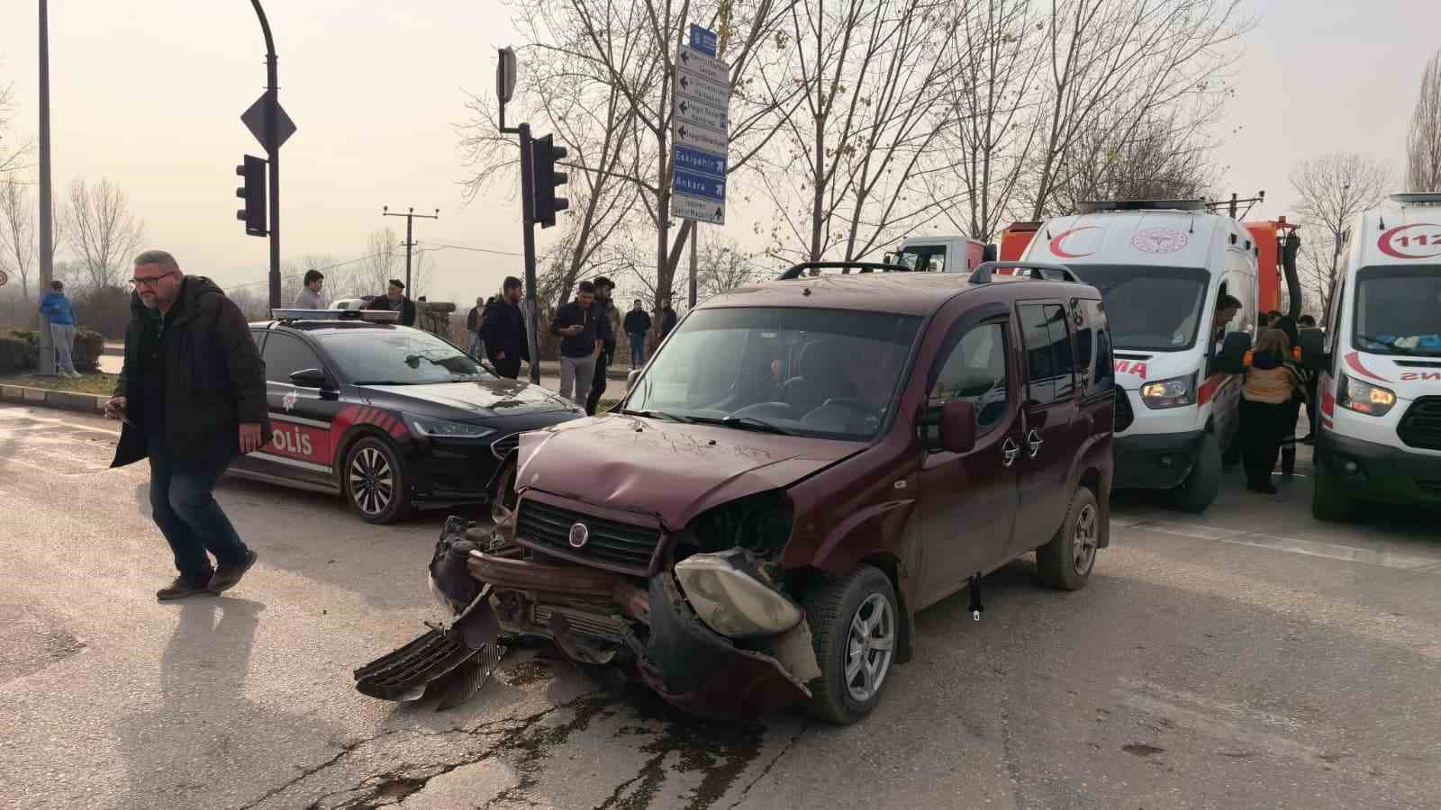 hafif ticari araclar carpisti 3u cocuk 7 yarali 4 SWYdGiZI