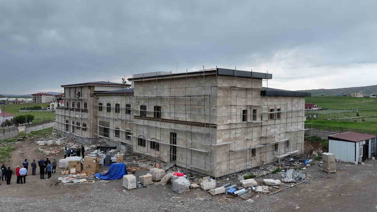 Hafik Devlet Hastanesi inşaatında sona yaklaşıldı 6 hafik devlet hastanesi insaatinda sona yaklasildi 2 VBOPz1dX