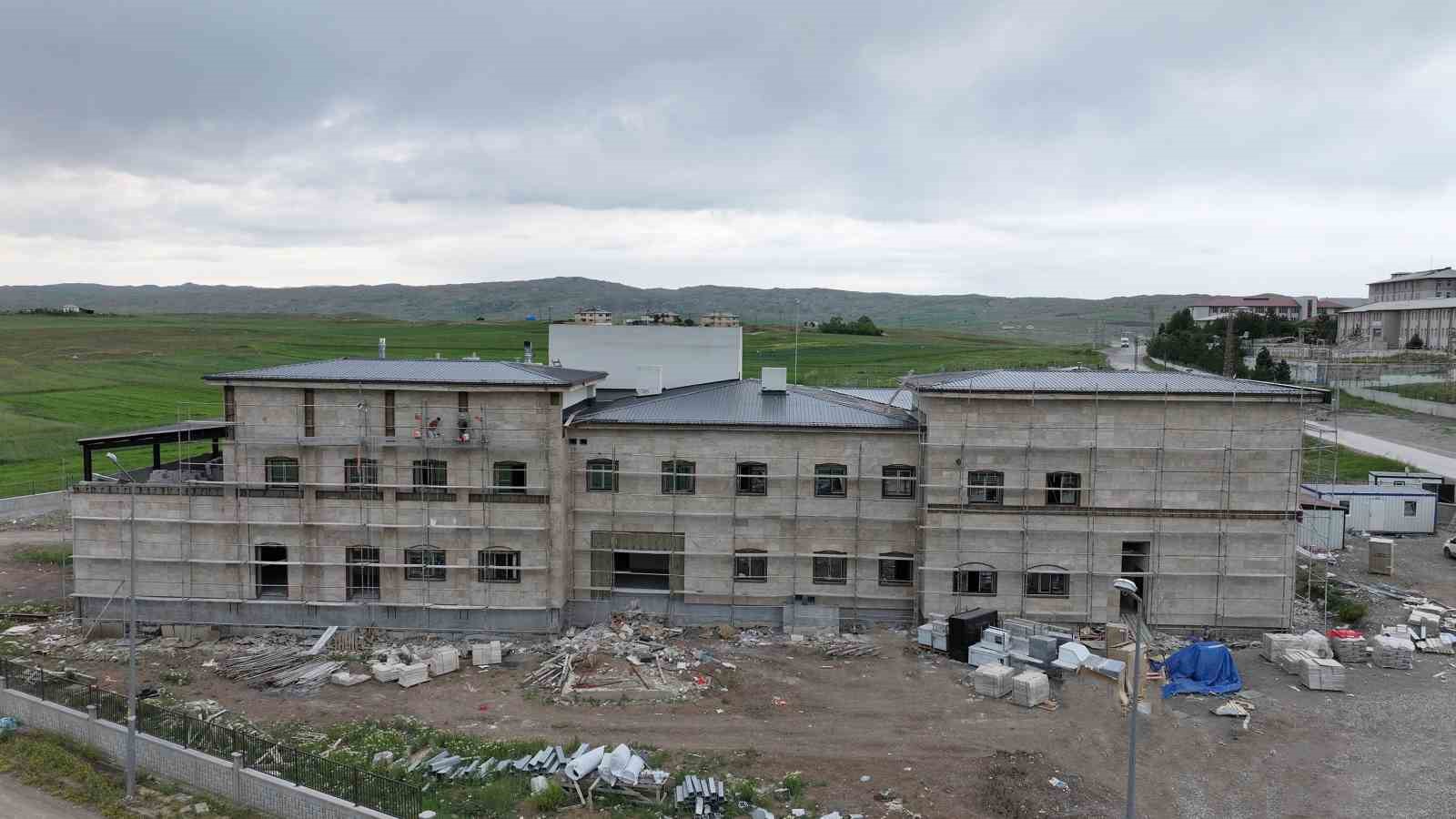 Hafik Devlet Hastanesi inşaatında sona yaklaşıldı 8 hafik devlet hastanesi insaatinda sona yaklasildi 4