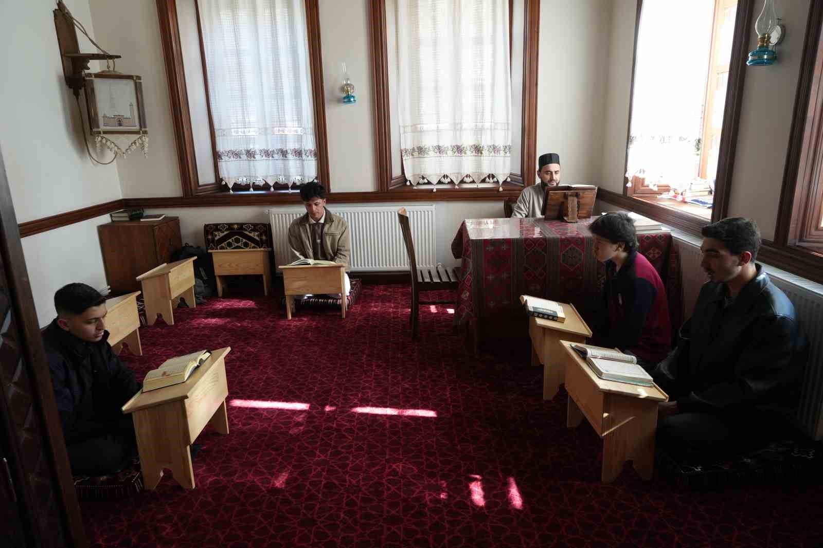 Hafızlık eğitimine Erzurum’dan örnek model 7 hafizlik egitimine erzurumdan ornek model 3 LSDPQ2Rf