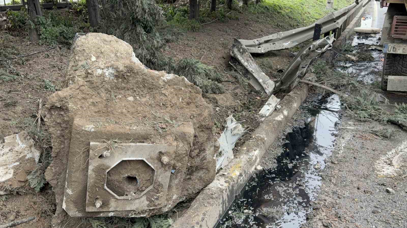 hafriyat kamyonu refuje daldi surucu yaralandi 4