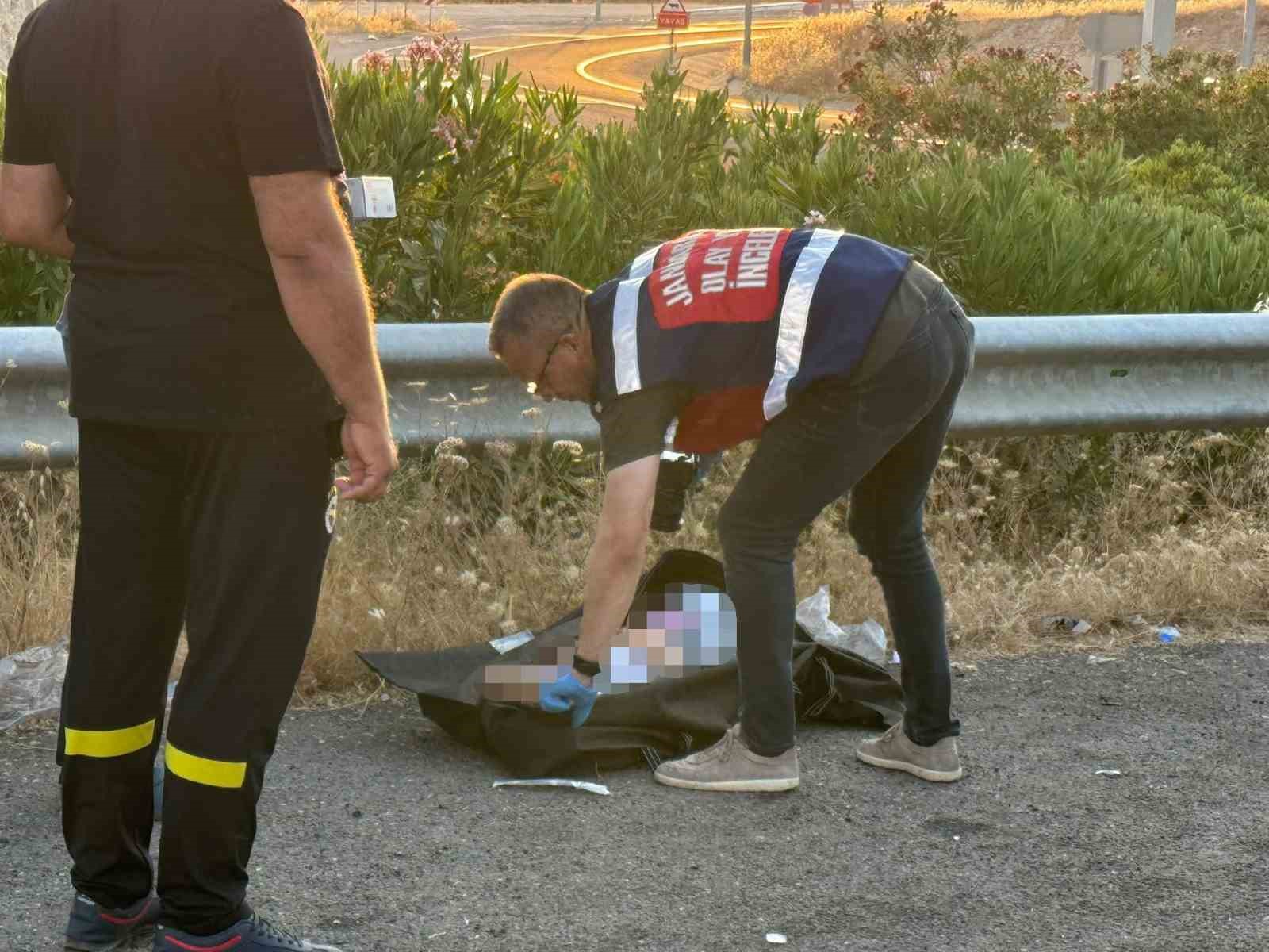 Hafta sonu gezisi facia ile sonuçlandı: 2 ölü, 8 yaralı 5 hafta sonu gezisi facia ile sonuclandi 2 olu 8 yarali 1 h8wfgb1j