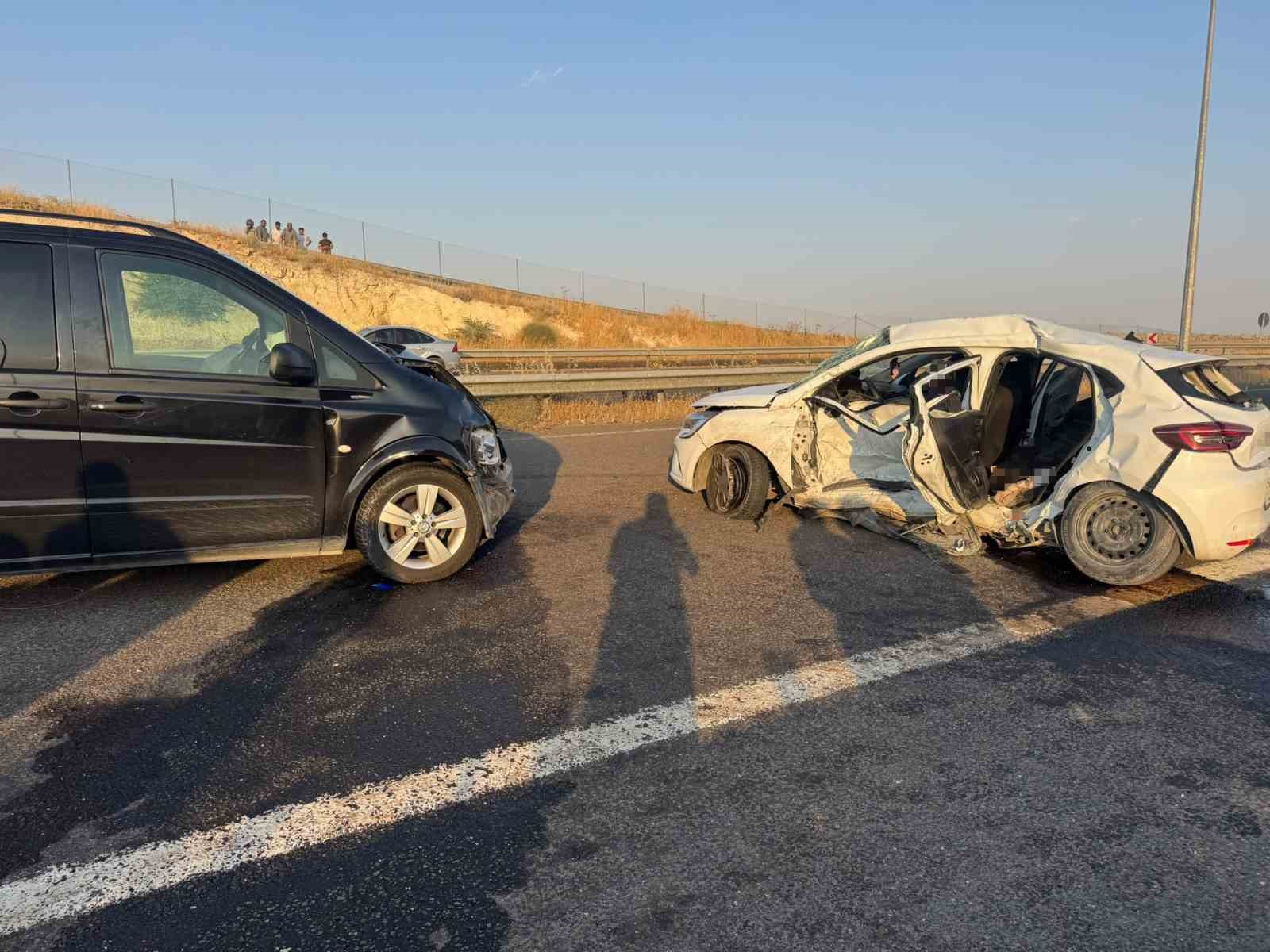 Hafta sonu gezisi facia ile sonuçlandı: 2 ölü, 8 yaralı 8 hafta sonu gezisi facia ile sonuclandi 2 olu 8 yarali 4 R39RSIO1