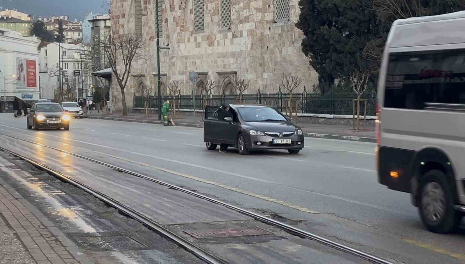 hafta sonunu firsat bilen vatandaslar sabah namazinda ulu camiye akin etti 8 UkBFkza7