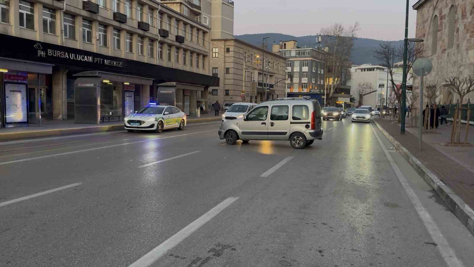 hafta sonunu firsat bilen vatandaslar sabah namazinda ulu camiye akin etti 9 uw5i8DSm