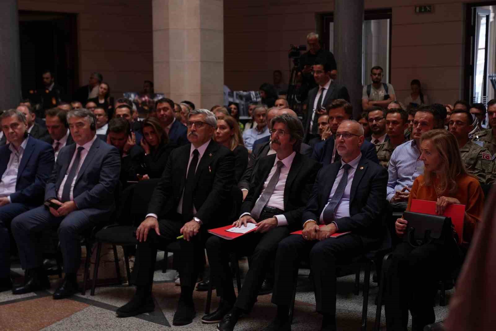 Hain darbe girişimi 10. yıldönümünde Bosna Hersek’te konuşuldu 5 hain darbe girisimi 10 yildonumunde bosna hersekte konusuldu 1 sIJB27bC
