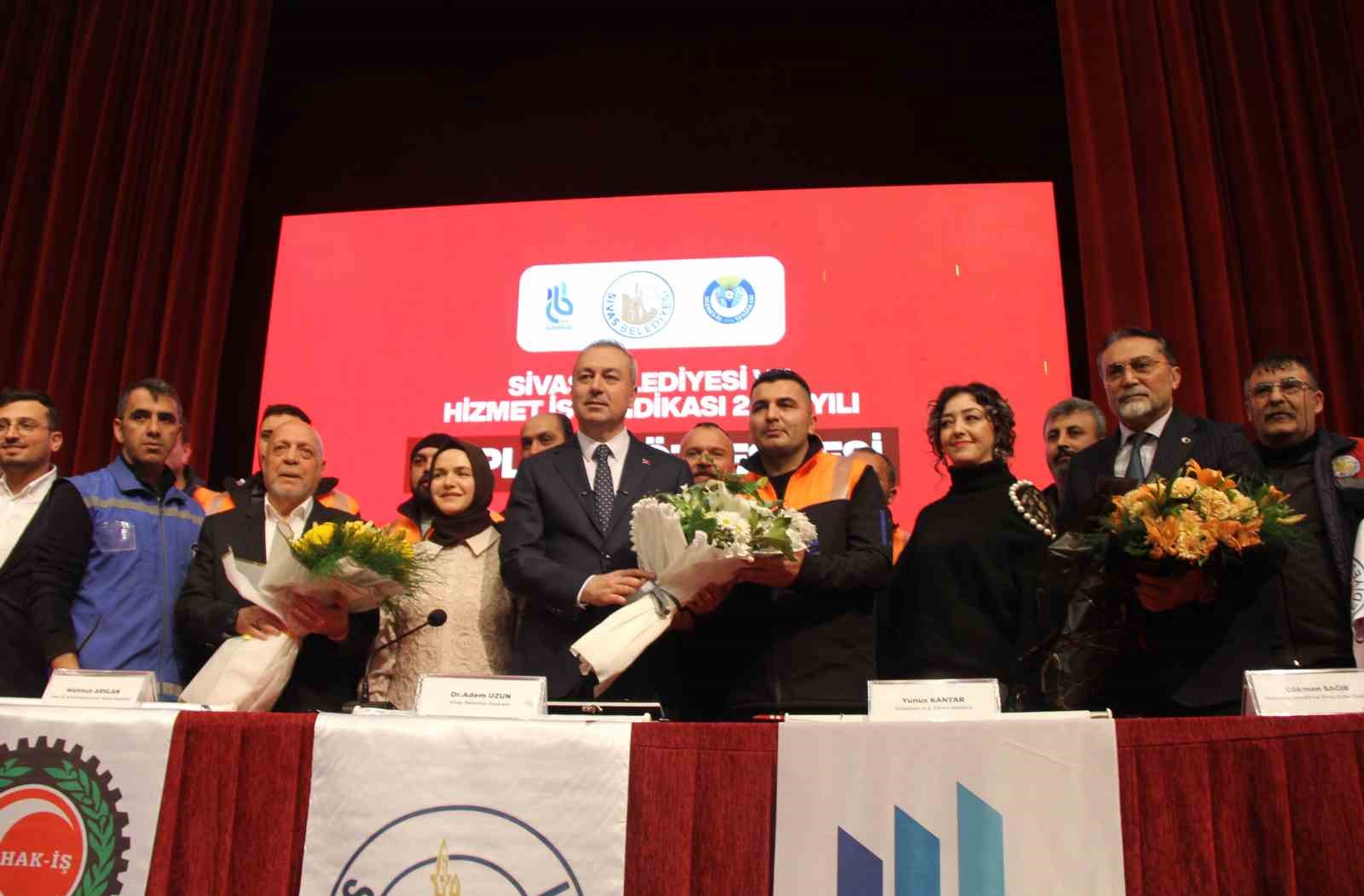 hak is genel baskani arslan bizim kulturumuzde insanlarin en hayirlisi insanlara hizmet edendir 2 RDemD386