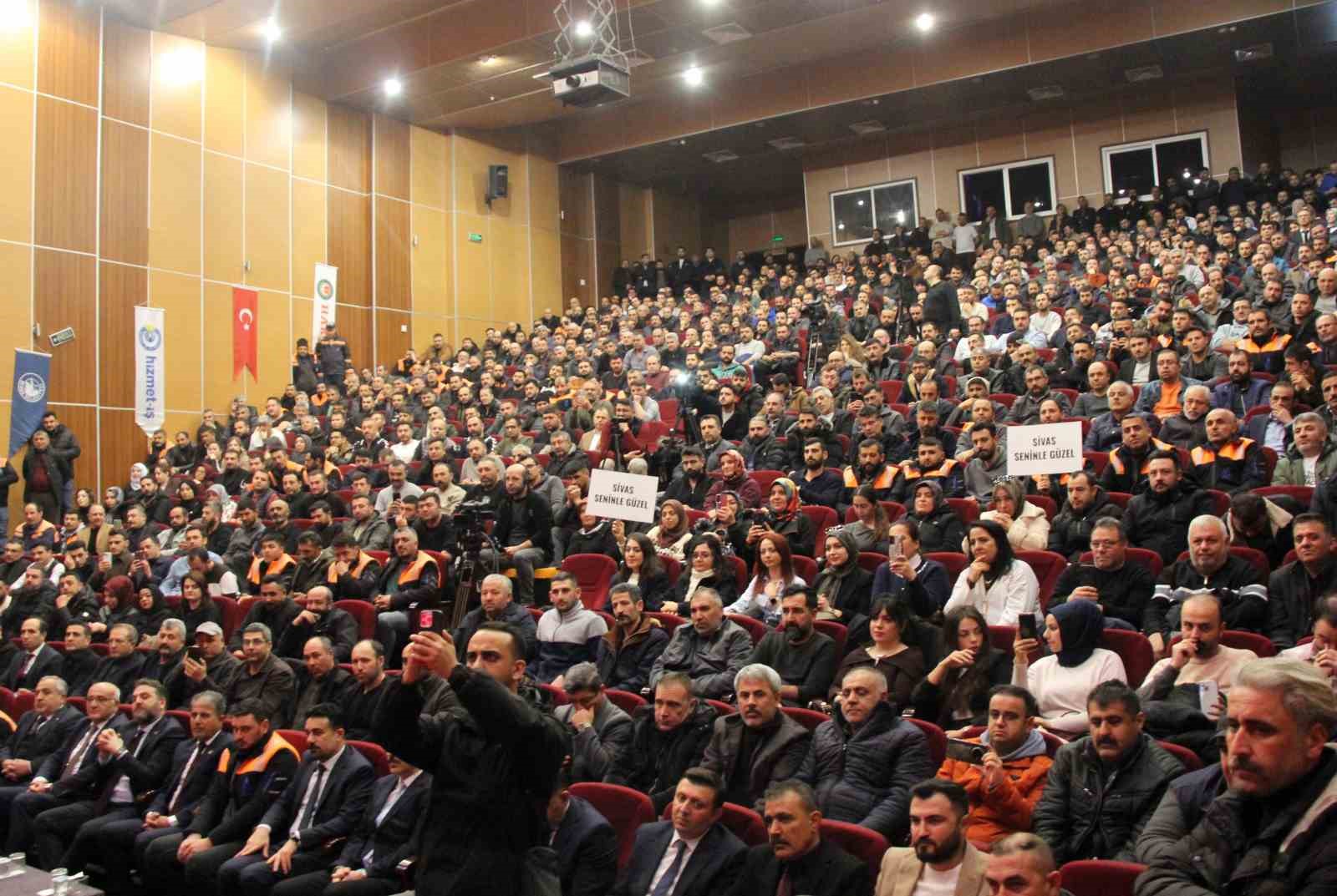 hak is genel baskani arslan bizim kulturumuzde insanlarin en hayirlisi insanlara hizmet edendir 5 KyrNbPI1