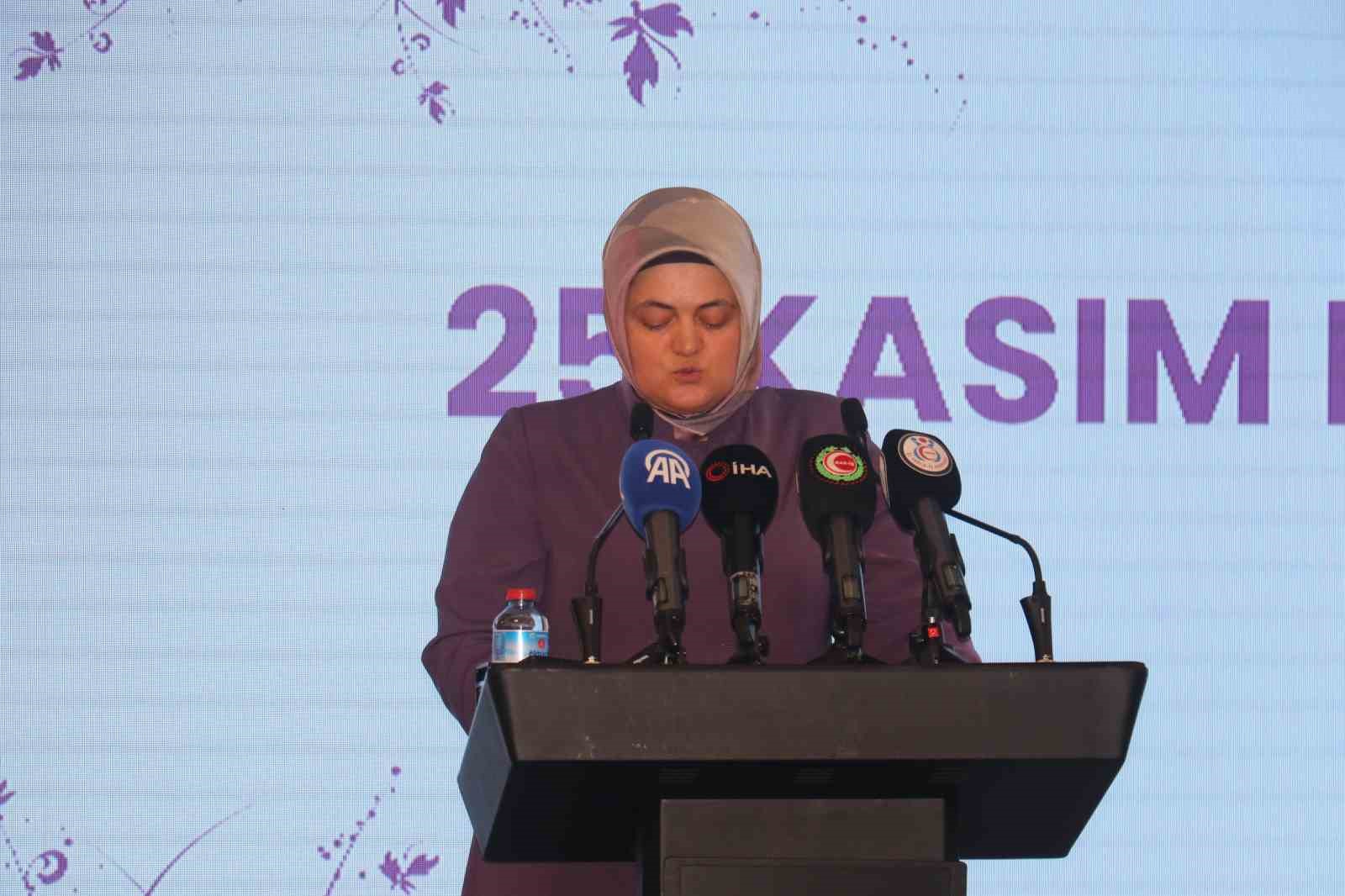 HAK-İŞ Genel Başkanı Arslan: "Bizim mücadelemiz çalışan kadın ve erkeklerin şiddete ve tacize karşı korunmasıdır" 9 hak is genel baskani arslan bizim mucadelemiz calisan kadin ve erkeklerin siddete ve tacize karsi HkR9SjcM