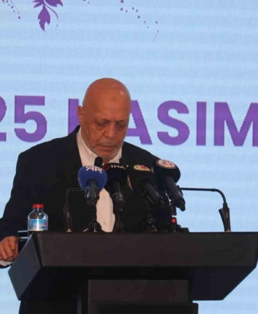 hak-is-genel-baskani-arslan-bizim-mucadelemiz-calisan-kadin-ve-erkeklerin-siddete-ve-tacize-karsi-MbhVwt1Q.jpg