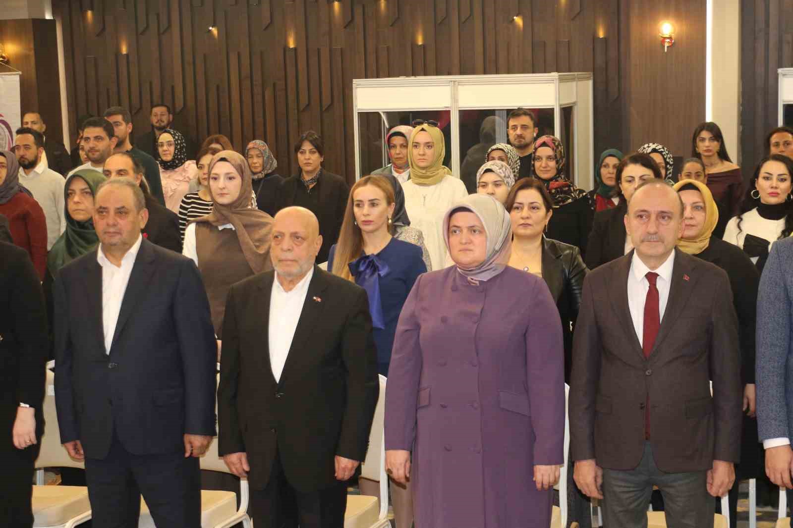 HAK-İŞ Genel Başkanı Arslan: "Bizim mücadelemiz çalışan kadın ve erkeklerin şiddete ve tacize karşı korunmasıdır" 8 hak is genel baskani arslan bizim mucadelemiz calisan kadin ve erkeklerin siddete ve tacize karsi u8DZfQmN