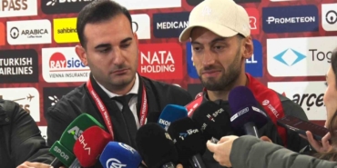 hakan-calhanoglu-kurtlar-vadisi-muzigi-esligindeki-tezahurat-bizi-etkiledi-F3EXAMud.jpg
