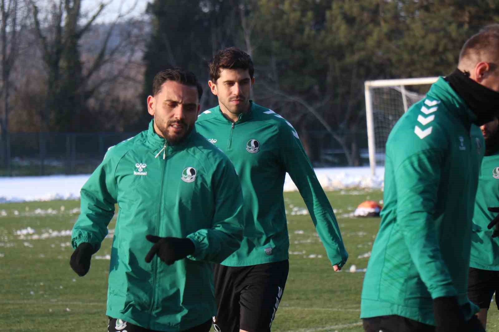 Hakan Kutlu: "Sakaryaspor’u yakışan yerlere getireceğimize inanıyoruz" 8 hakan kutlu sakaryasporu yakisan yerlere getirecegimize inaniyoruz 4