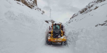 hakkari-cukurca-yolunda-cig-panigi-o-anlar-kamerada-p6y3HzGn.jpg