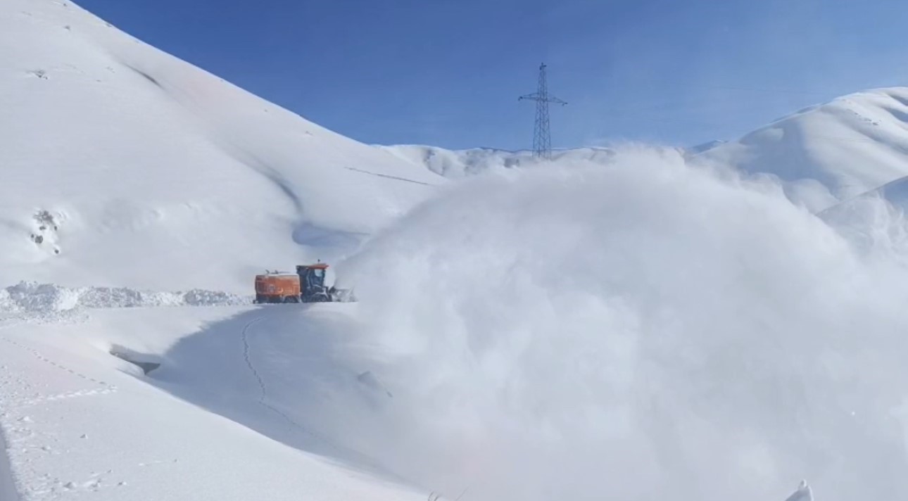 hakkari kar yagisi 42 yerlesim yerinin yolu kapandi 4 G7Vu3lhH