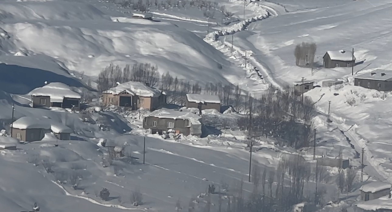 hakkari kar yagisi 51 yerlesim yerinin yolu kapandi 5 7A7uD7ZO