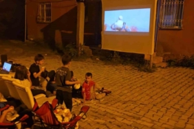 Millilere desteğini tarlasına dev ay-yıldız çizerek gösterdi 1 thumbnail