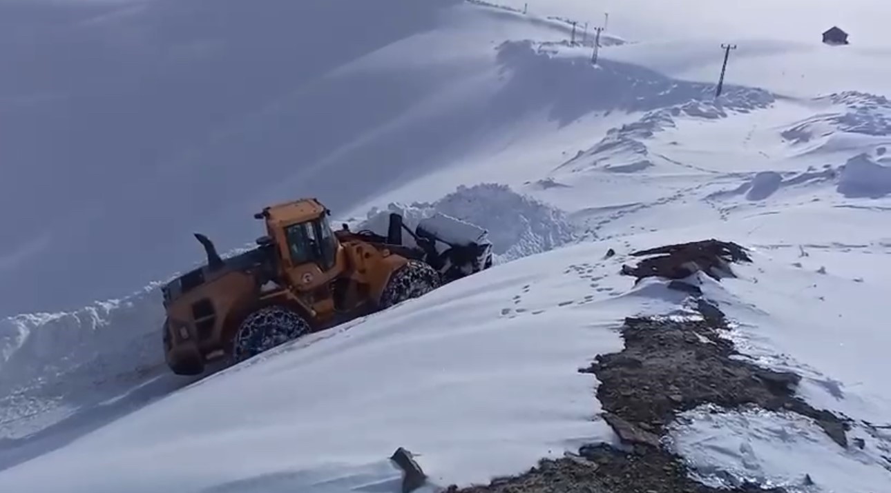 hakkaride kapanan tum koy ve mezra yollari yeniden acildi 3 GT7IyRez