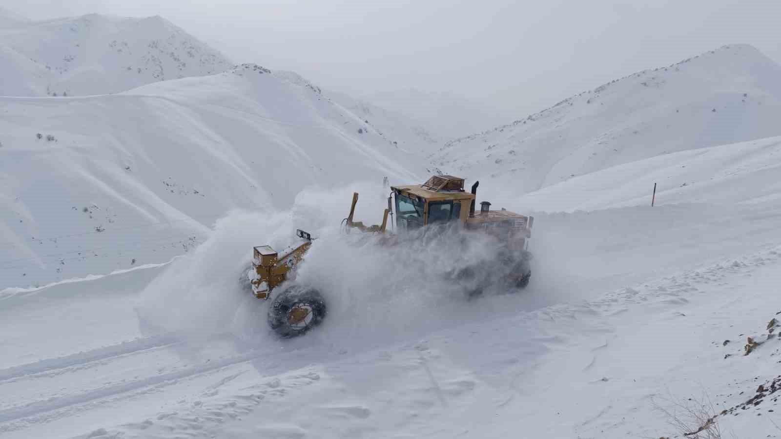 hakkaride karla mucadele 294 yerlesim yerinin yolu ulasima acildi 5