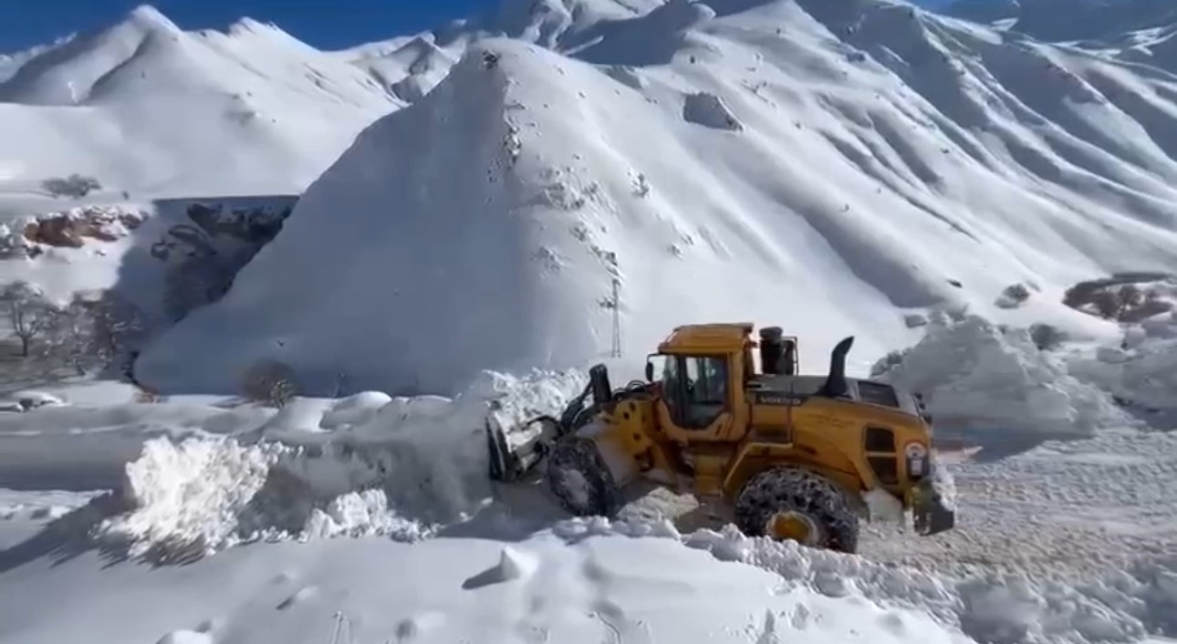 hakkaride karla mucadele 294 yerlesim yerinin yolu ulasima acildi 6