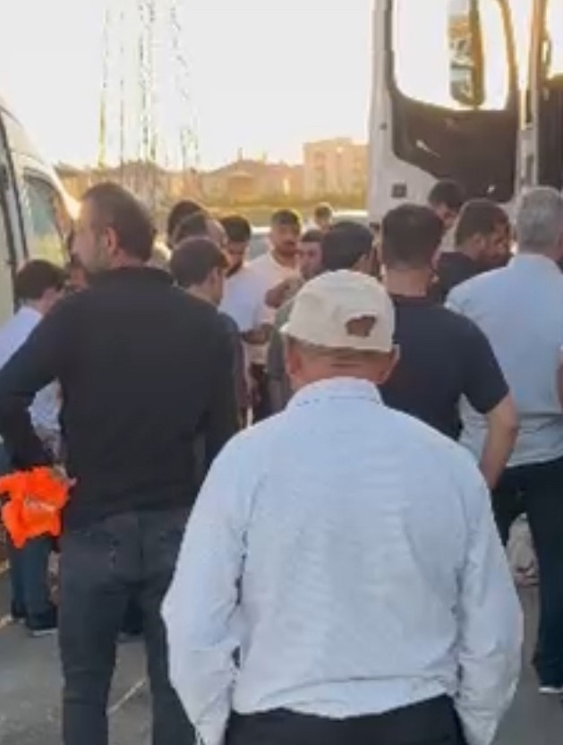 Hakkari’de üç ayrı trafik kazası: 1 ölü, 7 yaralı 16 hakkaride uc ayri trafik kazasi 1 olu 7 yarali 12 mqOD5iLN