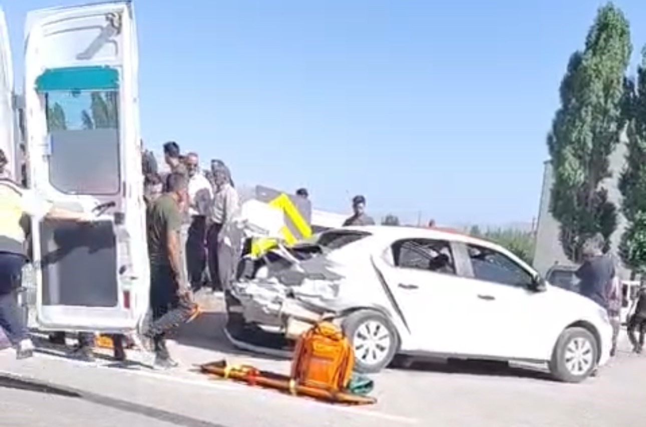 Hakkari’de üç ayrı trafik kazası: 1 ölü, 7 yaralı 6 hakkaride uc ayri trafik kazasi 1 olu 7 yarali 2 5678qFVi