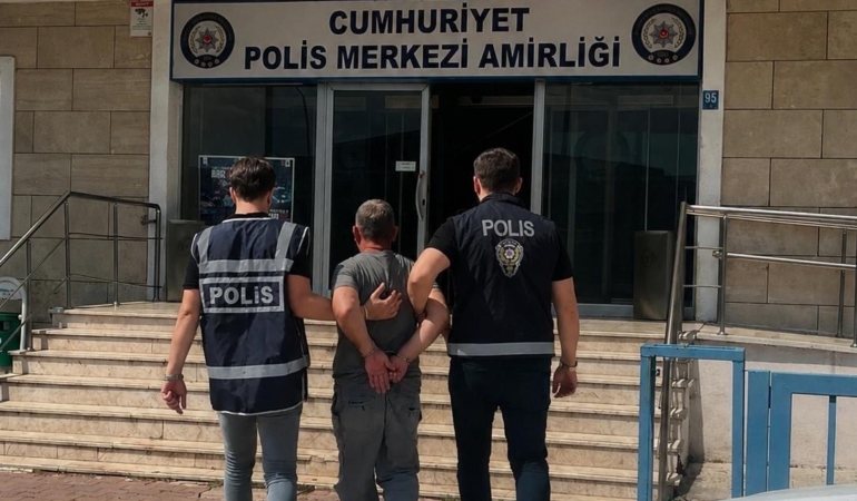 hakkinda-19-yil-kesinlesmis-hapis-cezasi-bulunan-firari-hukumlu-yakalandi-16te9MJv.jpg