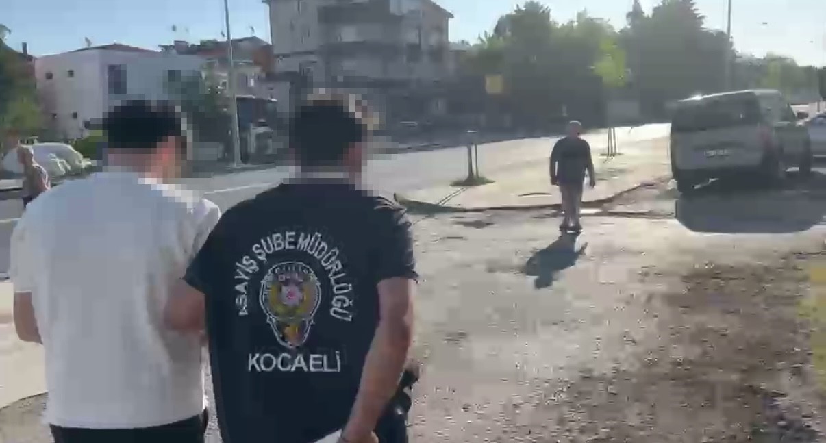 Hakkında 21 yıl 3 ay hapis cezası bulunan firari 5,5 yıl sonra yakalandı 4 hakkinda 21 yil 3 ay hapis cezasi bulunan firari 55 yil sonra yakalandi 0 2jjPntm7