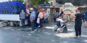 halde-alici-bulamadigi-4-ton-domatesi-vatandaslara-ucretsiz-dagitti-EcjmWtdc.jpg