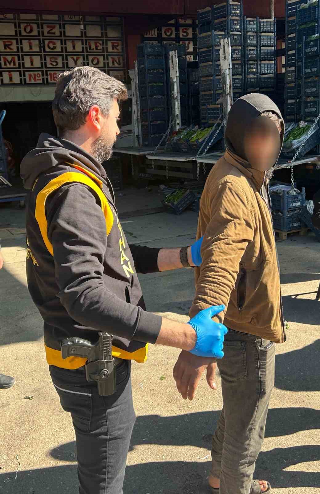 halde siki denetim 16 kacak gocmen sinir disi edildi 2 AtSzSkmc